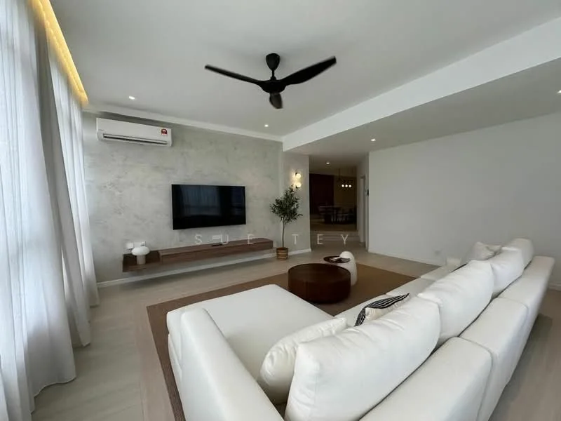 Living features: 3-seater fabric sofa in white, coffee table, wall-mounted TV, TV console, 1 wall-mounted split AC, 5-blade ceiling fan, recessed downlights, light-coloured wooden flooring, textured accent wall, large windows with sheer curtains, decorative plant in pot, area rug; style: modern.