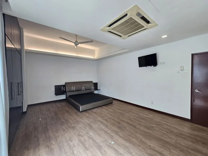 Bedroom features: wooden flooring, white painted walls, ceiling fan, wall-mounted TV, built-in wardrobe, recessed lighting, large window, queen-size bed frame; style: modern.