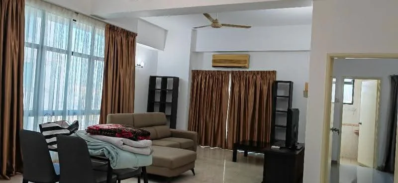 Living features: 3-seater fabric sofa in grey, dining table with 4 chairs, ceiling fan, wall-mounted air conditioning unit, floor-to-ceiling windows, curtains in brown, tile flooring, bookshelves, coffee table in dark wood, decorative wall light; style: modern; view: city.