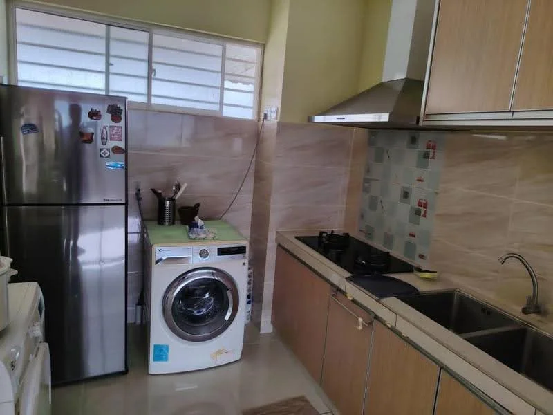 Kitchen features: stainless-steel fridge, front-load washing machine, double-bowl stainless-steel sink, chrome pull-down faucet, gas hob with 2 burners, kitchen cabinetry with wood finish, tile backsplash with decorative pattern, marble countertop, cream painted walls, tile flooring, window with horizontal slats; style: modern.