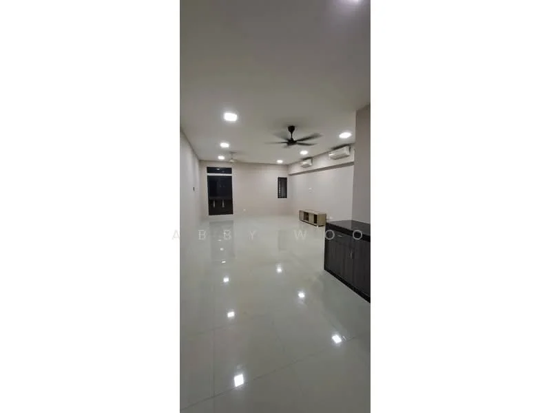 Living features: polished ceramic tile flooring, white painted walls, 5-blade ceiling fan with light, recessed LED downlights, wall-mounted air conditioning unit, large windows, neutral color scheme, built-in cabinetry, open layout; style: modern.