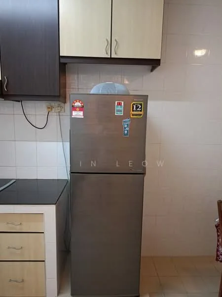 Kitchen features: stainless-steel fridge, black countertop, cream upper cabinets, dark wood lower cabinets, white tiled walls, light beige floor tiles; style: modern.