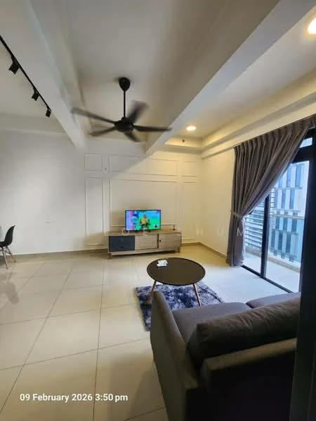 Living features: 5-blade ceiling fan with light, wall-mounted TV, TV console in light wood, grey fabric sofa, coffee table, area rug with geometric pattern, floor-to-ceiling windows, curtains in dark grey, white painted walls, recessed lighting, tile flooring; style: modern; view: city.