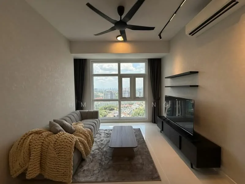 Living features: 3-seater fabric sofa in grey, coffee table, wall-mounted TV, TV console in black, area rug, 5-blade ceiling fan with light, floor-to-ceiling windows, curtains in dark fabric, light-colored walls, recessed downlights, decorative wall shelf; style: modern; view: city.