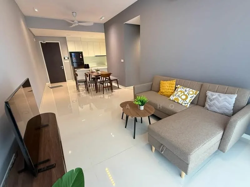 Living features: grey painted walls, white tiled flooring, 5-blade ceiling fan with light, L-shape sectional sofa in beige, decorative cushions in yellow and grey, coffee table with black legs, wall-mounted TV, wooden TV console, area rug with geometric pattern; style: modern. Kitchen features: white cabinetry, black fridge, built-in oven, freestanding range oven, dining table with 4 chairs, open-plan layout; style: modern.