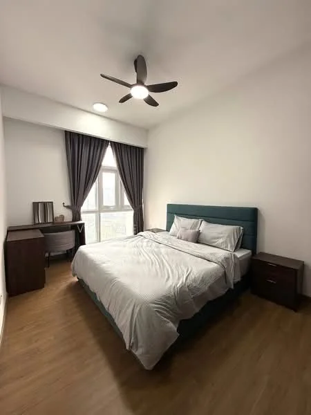 Bedroom features: king-size bed with upholstered headboard, white bedding, 2 bedside tables, table lamp on bedside table, wooden flooring, 5-blade ceiling fan with light, floor-to-ceiling window, grey curtains, dressing table, decorative vase on dressing table; style: modern; view: city.