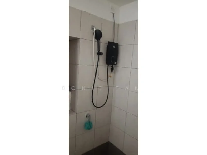 Bathroom features: shower with handheld showerhead, wall-mounted shower control, white tiled walls, grey tiled flooring, built-in shower niche, chrome shower fittings.