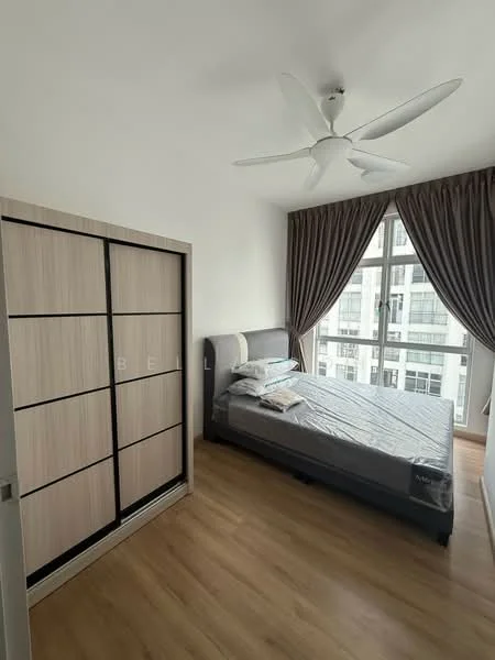 Bedroom features: queen-size bed, upholstered headboard, bedside lamps, built-in wardrobe with sliding doors, floor-to-ceiling windows, curtains, wooden flooring, ceiling fan; style: modern; view: city.