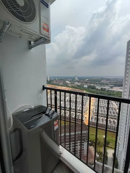 Room features: balcony with railing, floor-mounted air conditioning unit, washing machine, city view, cloudy sky; view: city.