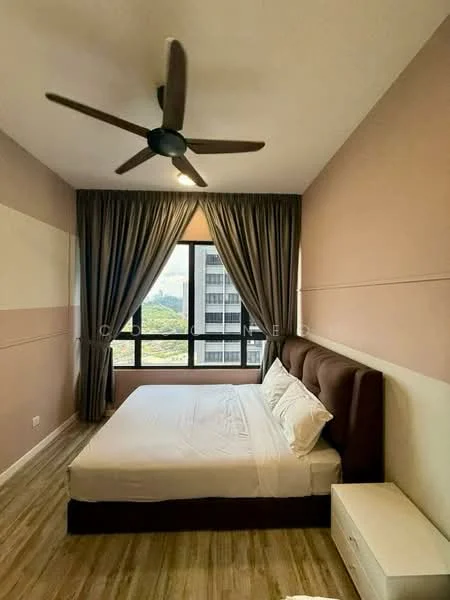 Bedroom features: king-size bed with upholstered headboard, 2 bedside tables, floor-to-ceiling windows, curtains in grey, wooden flooring, 5-blade ceiling fan, decorative wall with two-tone paint, view of greenery outside; style: modern; view: garden.