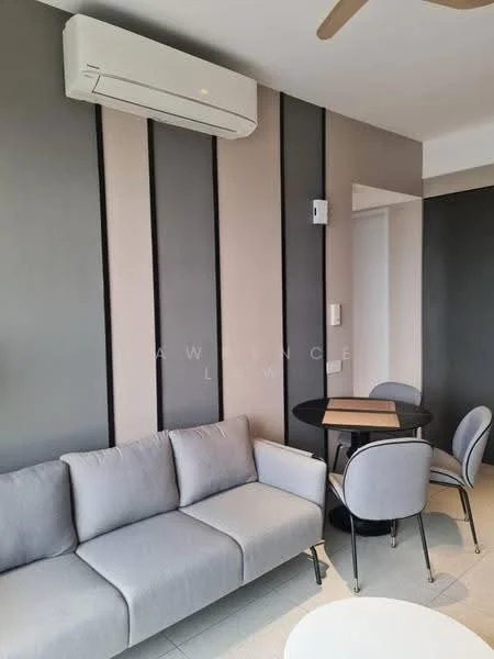 Living features: 3-seater fabric sofa in grey, round dining table, 4 dining chairs, wall-mounted split AC, light grey painted walls, dark grey accent wall, light-colored flooring, ceiling fan; style: modern.