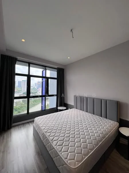 Bedroom features: king-size bed, upholstered headboard, two bedside tables, floor-to-ceiling windows, grey painted walls, laminate flooring, curtains, city view; style: modern; view: city.
