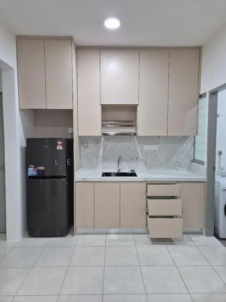 Kitchen features: light beige cabinetry, white marble backsplash, black built-in sink, chrome faucet, stainless-steel fridge, four-drawer cabinet, open shelving above sink, ceramic tile flooring, recessed ceiling lights; style: modern.