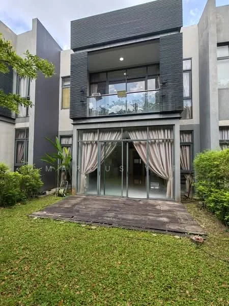 Exterior type: linked terrace house; features: glass sliding doors, balcony with glass railing, green lawn, wooden deck, landscaped garden, modern facade with dark cladding, multiple windows, two-storey structure, surrounded by greenery; style: modern.