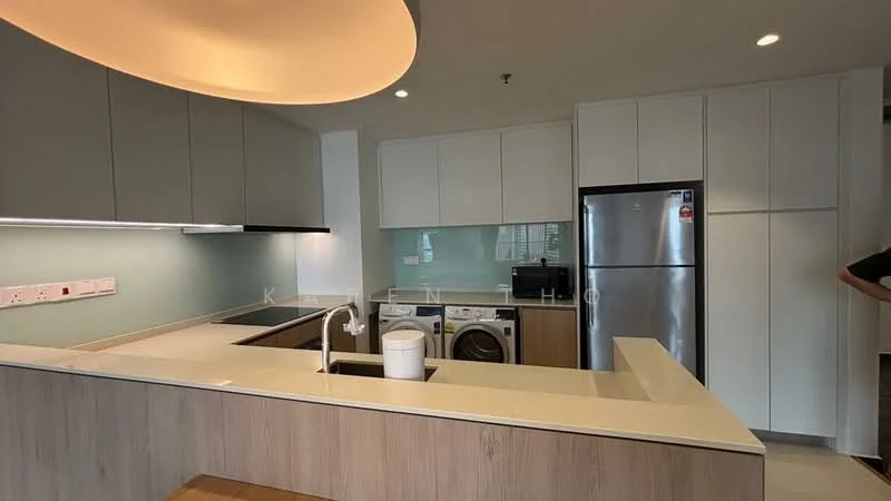 Kitchen features: white shaker cabinets, grey upper cabinets, quartz countertop, double-bowl stainless-steel sink, chrome pull-down faucet, built-in oven, freestanding range oven, stainless-steel fridge, front-load washing machine, recessed downlights, tile backsplash, open shelving, wooden dining table; style: modern.
