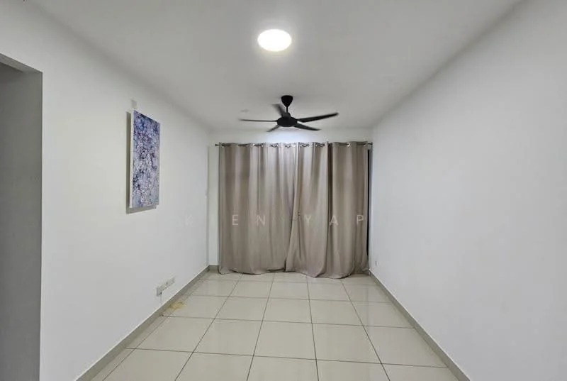 Room features: white painted walls, light grey floor tiles, 5-blade ceiling fan, curtains in beige, recessed ceiling lights; style: modern.