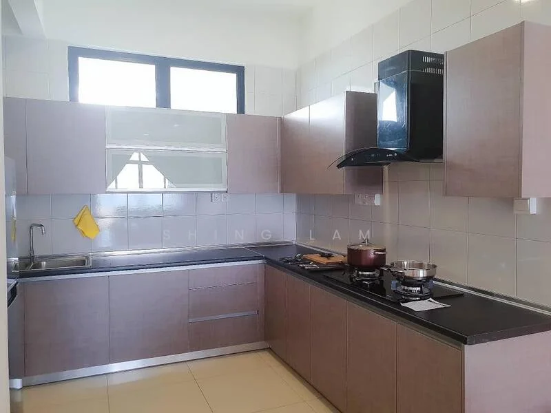 Kitchen features: grey laminate cabinetry, black granite countertop, stainless-steel single-bowl sink, chrome pull-down faucet, built-in black range hood, ceramic tile backsplash, stainless-steel gas hob, window above sink, white tiled walls, cream floor tiles; style: modern.