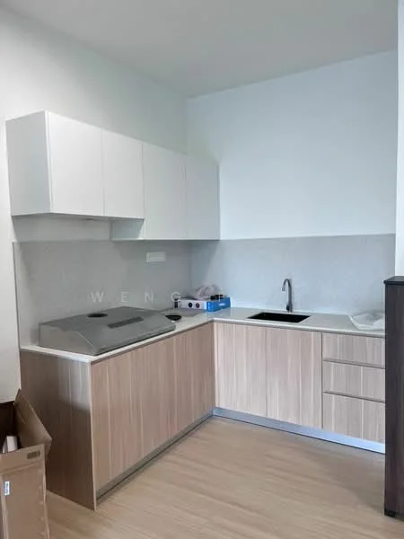 Kitchen features: white upper cabinets, wood lower cabinets, grey backsplash, single-bowl stainless-steel sink, chrome pull-down faucet, countertop with integrated cooktop, laminate flooring, wall-mounted storage, open shelving, box for storage; style: modern.