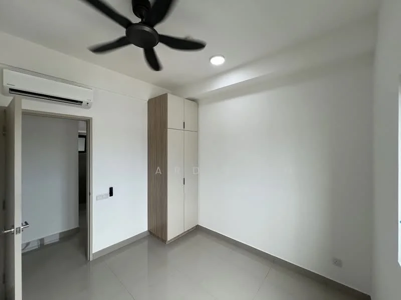 Room features: white painted walls, grey tile flooring, ceiling fan, wall-mounted split AC, built-in wardrobe with wood finish, recessed lighting, window with natural light; style: modern.