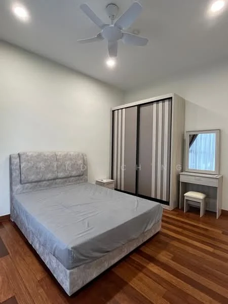 Bedroom features: queen-size bed with grey upholstered headboard, wooden flooring, white painted walls, 5-blade ceiling fan, built-in wardrobe with sliding doors, vanity table with mirror, white chair, nightstand; style: modern.