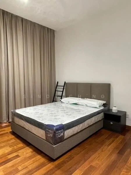 Bedroom features: queen-size bed, upholstered headboard, wooden bedside table, lampshade, floor-to-ceiling curtains, wooden flooring, decorative ladder, white painted walls; style: modern.