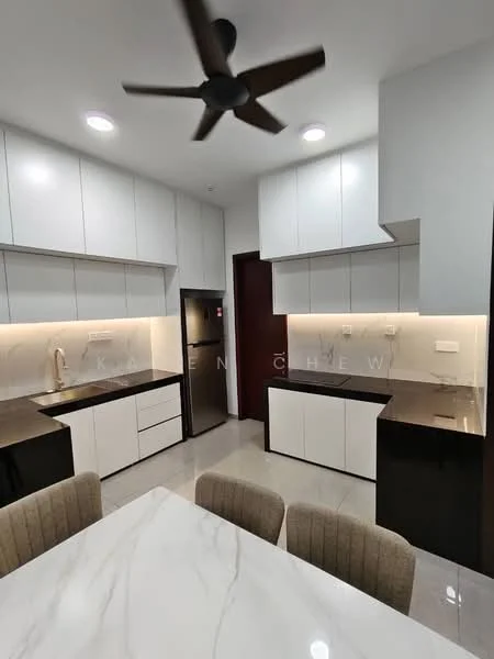 Kitchen features: white shaker cabinets, black countertop, marble dining table, stainless-steel fridge, single-bowl stainless-steel sink, chrome pull-down faucet, recessed LED downlights, 5-blade ceiling fan, tile flooring, backlit countertop, built-in oven, microwave, open shelving; style: modern.