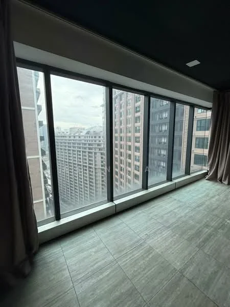 Room features: floor-to-ceiling windows, curtains, grey tiled flooring, city view; style: modern; view: city.