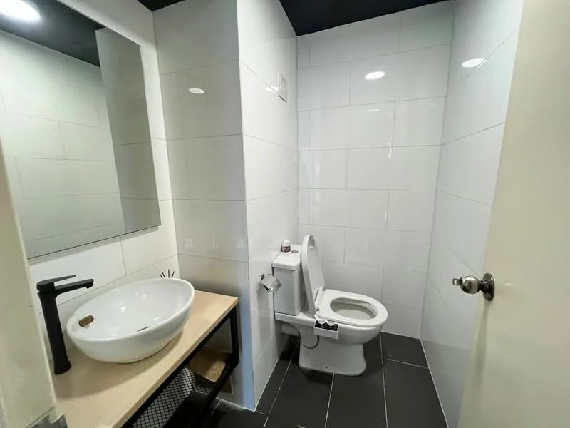 Bathroom features: white tiled walls, black ceiling, black floor tiles, round white vessel sink, black faucet, wooden countertop, one-piece toilet, framed mirror, recessed lighting; style: modern.