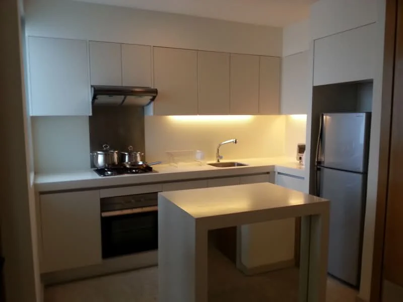 Kitchen features: white cabinetry, stainless-steel range hood, 4-burner gas hob, built-in oven, single-bowl stainless-steel sink, chrome pull-down faucet, white quartz countertop, refrigerator, under-cabinet lighting, open kitchen layout, island with seating, ceramic tile flooring; style: modern.