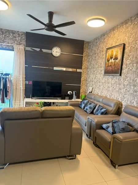 Living features: 3-seater leather sofa in grey, 2-seater leather sofa in beige, coffee table, wall-mounted TV, TV console, decorative wall clock, framed artwork, ceiling fan, light-colored tiled flooring, feature wall with patterned wallpaper, sheer curtains, open shelving; style: modern.
