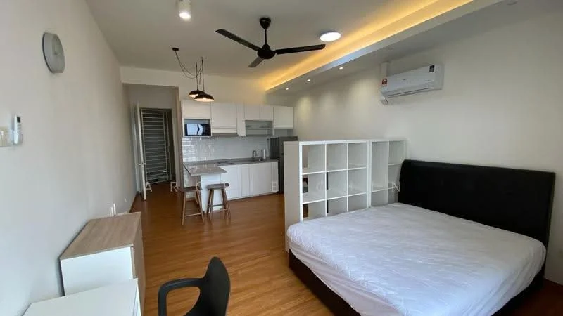 Living features: wooden flooring, white painted walls, ceiling fan with light, recessed LED downlights, kitchenette with white cabinetry, stainless-steel sink, built-in oven, bar stools, open shelving unit, queen-size bed, wall-mounted air conditioning unit, pendant light fixture; style: modern.