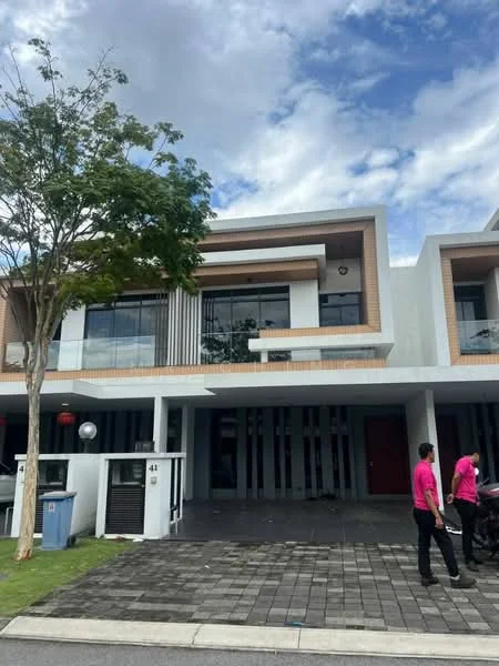 Exterior type: linked terrace house; features: white painted facade, wooden accents, large windows, balconies on upper floor, manicured lawn, paved driveway, modern architectural design, two-storey structure; style: modern.