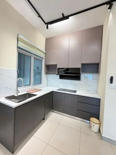 Kitchen features: single-bowl stainless-steel sink, chrome pull-down faucet, marble countertop, grey upper cabinets, dark lower cabinets, built-in oven, ceramic cooktop, white tiled backsplash, recessed downlights, window with sheer blinds, light-colored walls, tile flooring; style: modern.