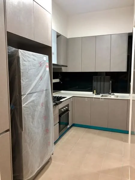Kitchen features: stainless-steel fridge, built-in oven, 4-burner gas hob, white countertop, grey cabinetry, glass backsplash, tile flooring, under-cabinet lighting; style: modern.