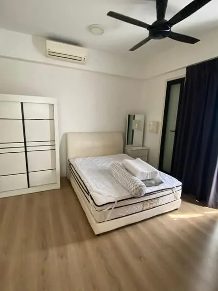 Bedroom features: queen-size bed, upholstered headboard, white bedding, 2 pillows, wooden flooring, 5-blade ceiling fan, wall-mounted split AC, built-in wardrobe with sliding doors, full-length mirror, blackout curtains, window with view; style: modern.
