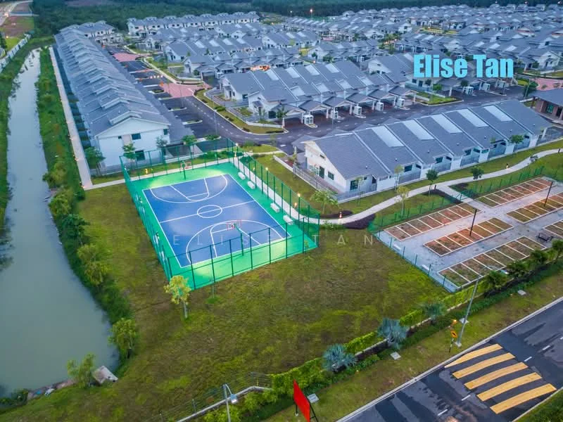 Exterior type: linked terrace house; features: basketball court, green fencing around court, manicured lawn, surrounding residential area, paved pathways, waterway adjacent to property, parking spaces visible, multiple houses in view; style: modern.