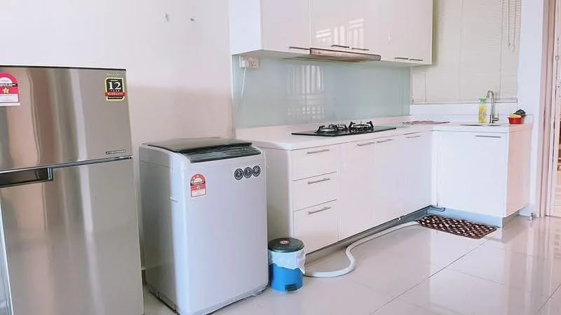 Kitchen features: white cabinetry, stainless-steel fridge, built-in gas hob, stainless-steel range hood, white countertop, glass backsplash, single-bowl stainless-steel sink, dishwasher, tile flooring, window with blinds, kitchen mat; style: modern.