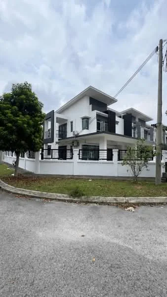 Exterior type: detached bungalow; features: white painted facade, black accent panels, two-storey structure, flat roof, manicured lawn, surrounded by low fence, landscaped garden, air conditioning units visible, driveway, street view, power lines visible; style: modern.