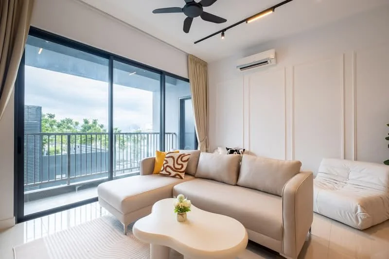 Living features: 3-seater fabric sofa in light beige, decorative throw pillow with abstract pattern, coffee table with organic shape, floor-to-ceiling sliding glass doors, balcony view, ceiling fan with light, wall-mounted air conditioning unit, curtains in light beige, light wood flooring, recessed LED downlights, decorative plant in corner; style: modern; view: garden.