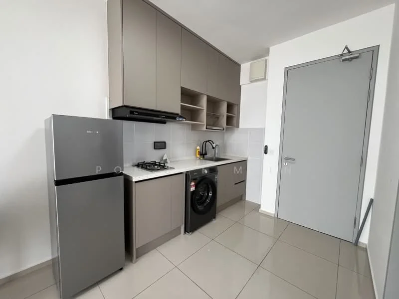 Kitchen features: grey cabinetry, white marble countertop, stainless-steel fridge, built-in gas hob, black sink, chrome pull-down faucet, black washing machine, white tiled backsplash, ceramic tile flooring, wall-mounted range hood, open shelving, recessed lighting; style: modern.