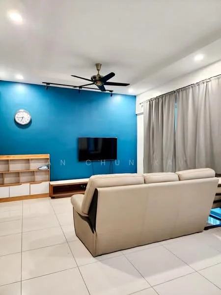 Living features: 3-seater leather sofa in beige, wall-mounted TV, wooden TV console, clock on wall, ceiling fan with light, grey curtains, blue accent wall, white tiled flooring, recessed lighting; style: modern.