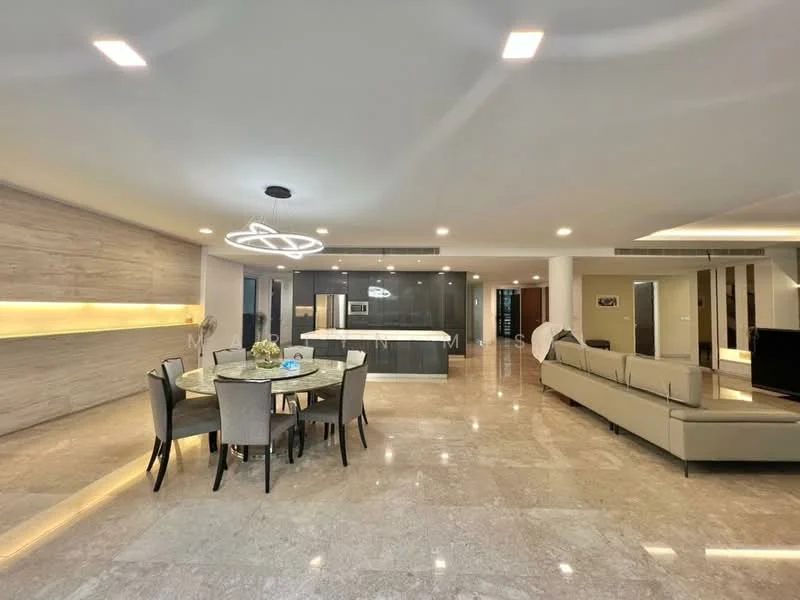 Living features: marble flooring, recessed downlights, chandelier, floor-to-ceiling windows, grey accent wall, open-plan layout, sofa in light beige, round dining table with upholstered chairs, kitchen island with countertop, decorative wall feature with lighting; style: modern.