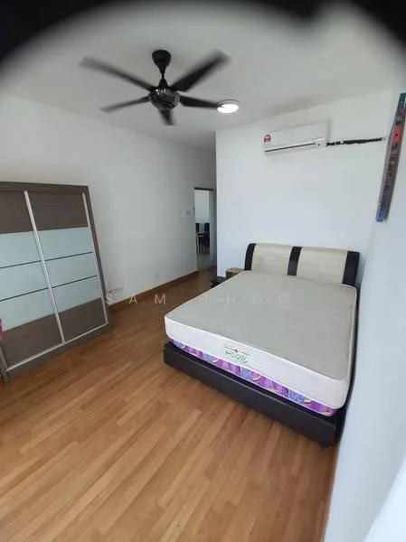Bedroom features: queen-size bed, upholstered headboard, wooden flooring, 1 wall-mounted split AC, ceiling fan, built-in wardrobe with sliding doors, natural light from window, plain white walls; style: modern.