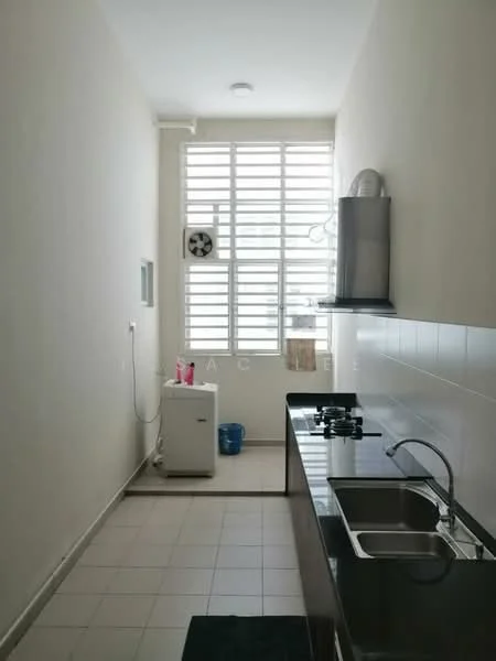 Kitchen features: white painted walls, ceramic tile flooring, single-bowl stainless-steel sink, chrome pull-down faucet, black countertop, built-in gas hob, exhaust hood, window with horizontal slats, wall-mounted split AC, refrigerator, kitchen cabinet; style: modern.