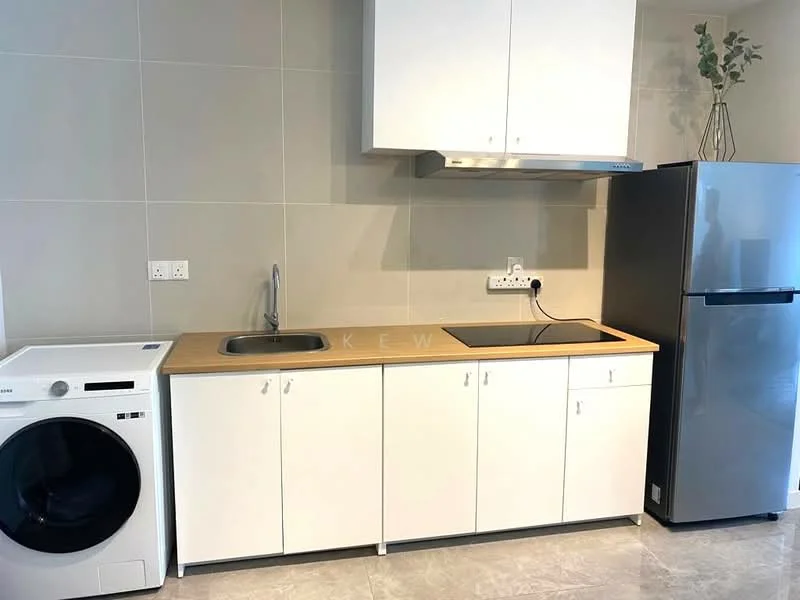Kitchen features: single-bowl stainless-steel sink, chrome pull-down faucet, built-in induction hob, stainless-steel range hood, white cabinetry with flat-panel doors, wood countertop, stainless-steel fridge, front-load washing machine, grey tiled walls, grey tiled flooring; style: modern.