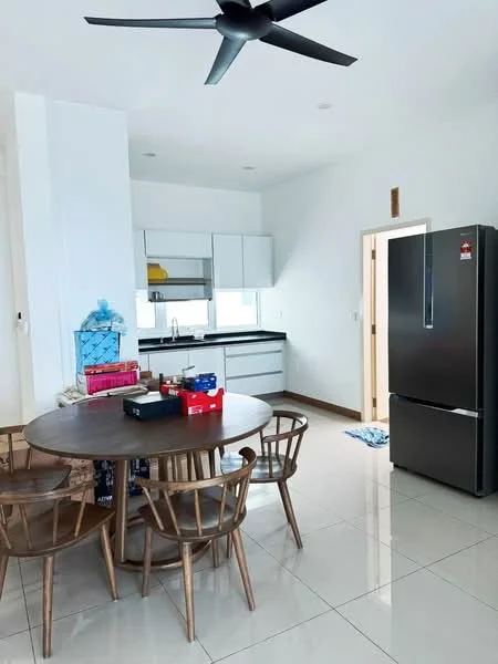 Kitchen features: white cabinetry, black countertop, stainless-steel fridge, round wooden dining table, 4 wooden dining chairs, ceramic tile flooring, ceiling fan, window with natural light, built-in sink, kitchen utensils on countertop; style: modern.