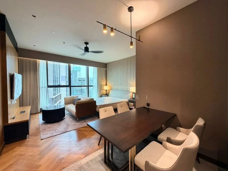 Living features: wooden flooring, floor-to-ceiling windows, city view, sofa in beige, coffee table, TV mounted on wall, dining table with 4 chairs, ceiling fan with light, decorative wall paneling, recessed lighting, area rug with geometric pattern; style: modern; view: city.