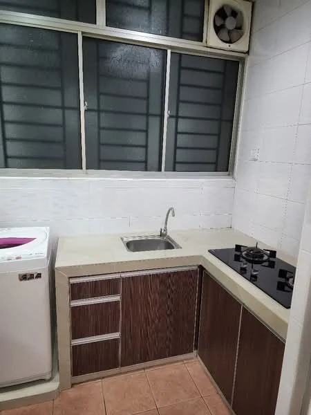 Kitchen features: single-bowl stainless-steel sink, chrome pull-down faucet, granite countertop, wood cabinetry with brown finish, built-in gas hob, white tiled backsplash, window with metal grilles, floor-mounted washing machine, ceramic tile flooring; style: modern.