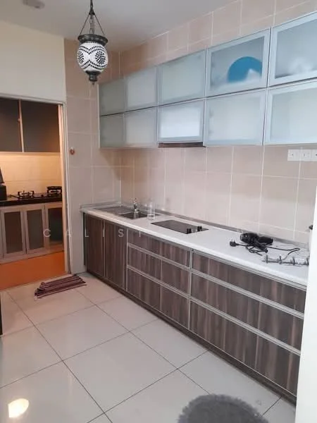 Kitchen features: laminate cabinetry in dark wood finish, white countertop, single-bowl stainless-steel sink, chrome pull-down faucet, built-in gas hob, exhaust hood, glass-front upper cabinets, tile backsplash in light color, white tiled flooring, pendant light fixture; style: modern.