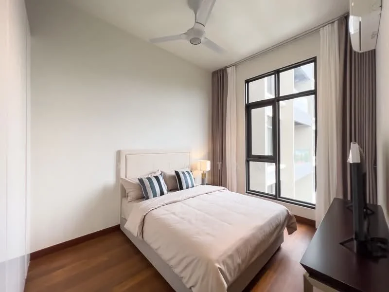 Bedroom features: king-size bed, upholstered headboard, 2 decorative pillows, bedside lamp, floor-to-ceiling windows, curtains, wooden flooring, ceiling fan; style: modern.